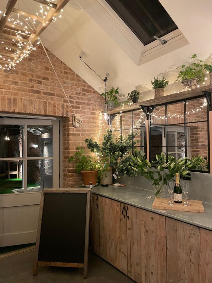 The Walled Garden At Cheshire Boutique Bathhouse نانتويتش المظهر الخارجي الصورة
