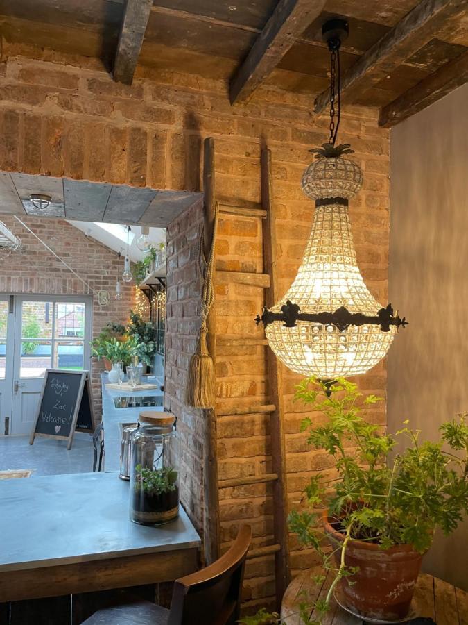 The Walled Garden At Cheshire Boutique Bathhouse نانتويتش المظهر الخارجي الصورة