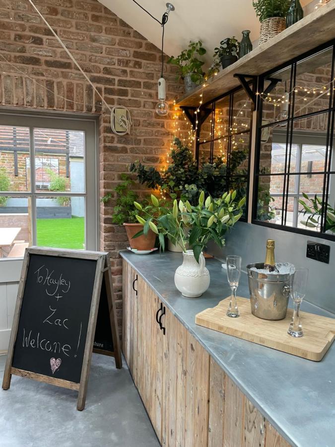 The Walled Garden At Cheshire Boutique Bathhouse نانتويتش المظهر الخارجي الصورة