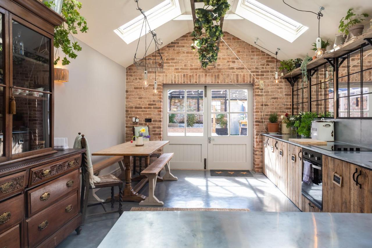 The Walled Garden At Cheshire Boutique Bathhouse نانتويتش المظهر الخارجي الصورة