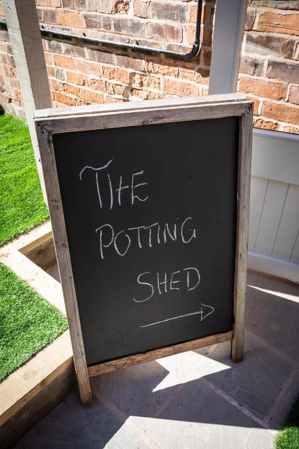 The Walled Garden At Cheshire Boutique Bathhouse نانتويتش المظهر الخارجي الصورة