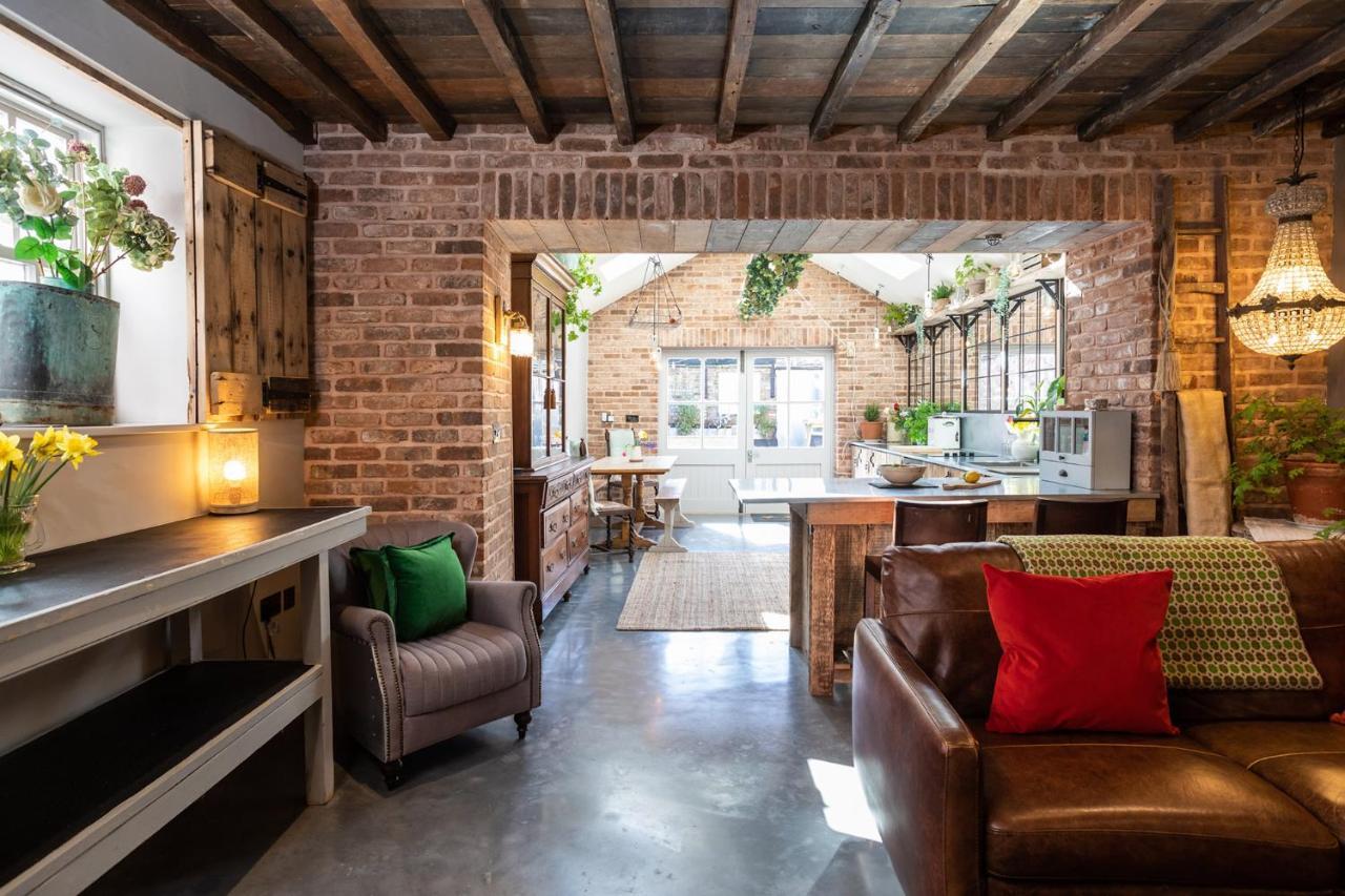The Walled Garden At Cheshire Boutique Bathhouse نانتويتش المظهر الخارجي الصورة